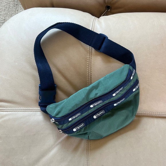 Lesportsac Handbags - LeSportsac | Everyday Belt Bag